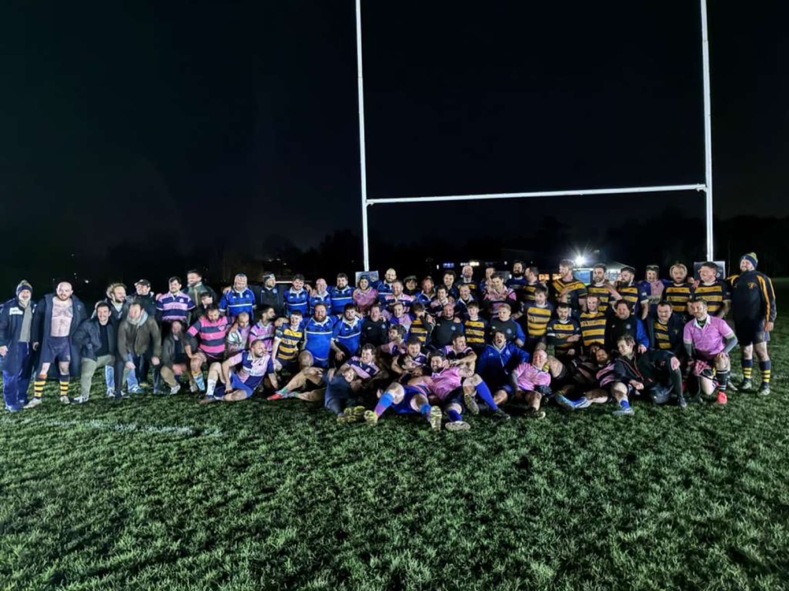 Both teams together after the fixture